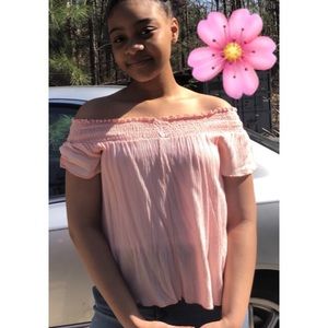 Off the shoulder peach/ light pink  top🌸